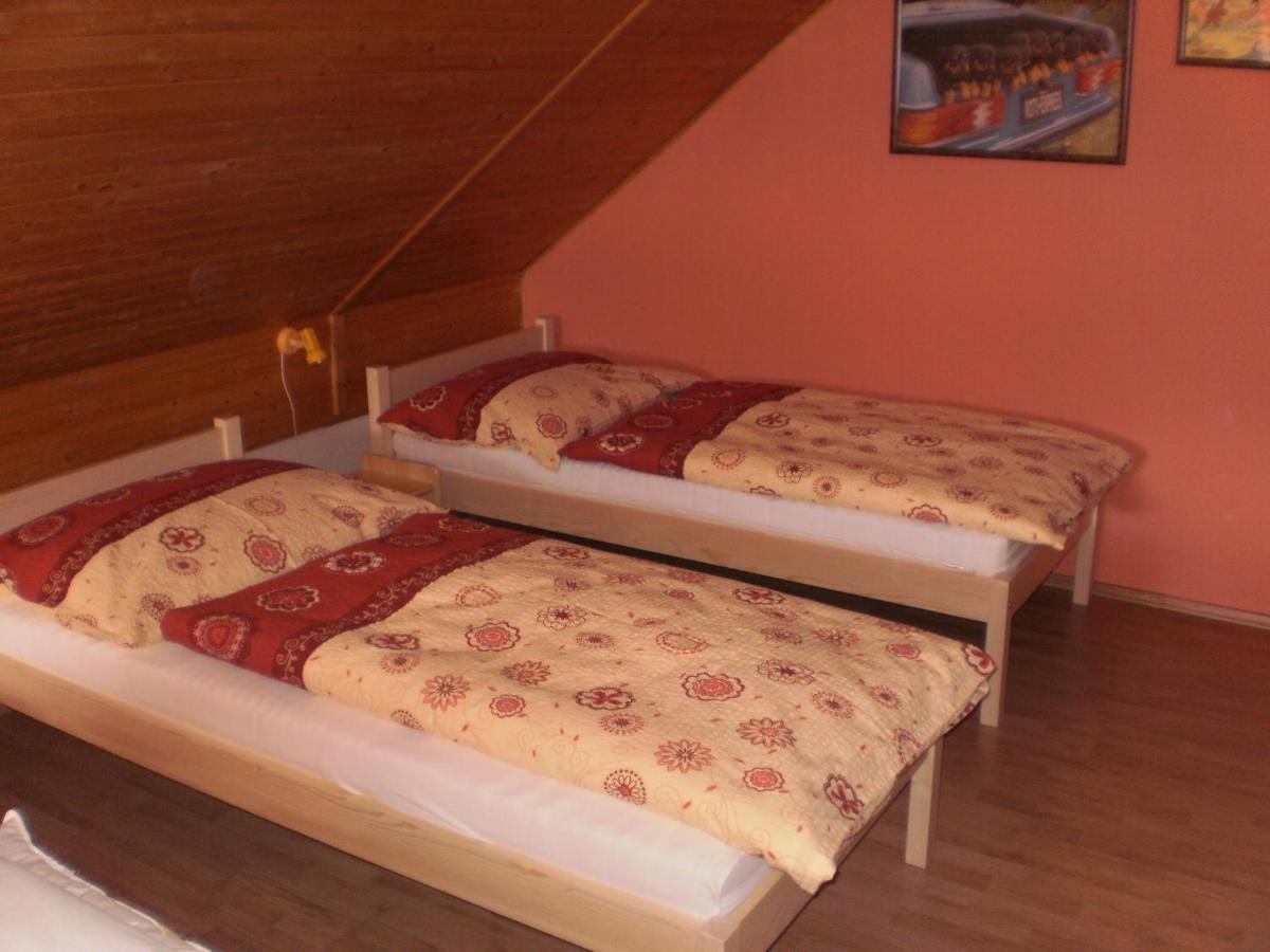 Privat Buk 100 Apartment Jindrichuv Hradec Exterior photo